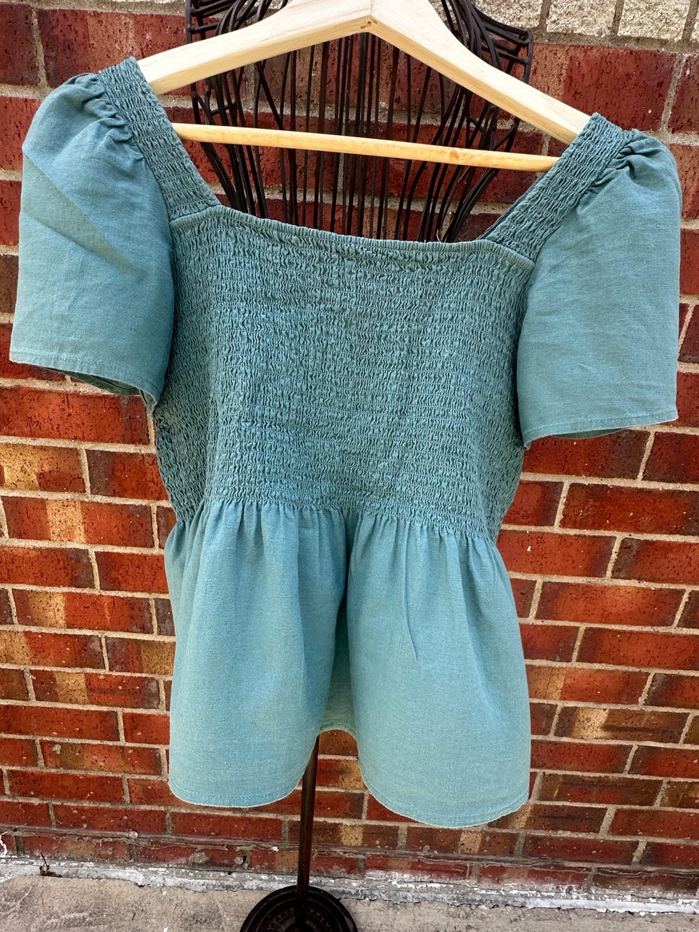 Madewell Smocked Babydoll Top Linen Blend Button Back Feminine Flirty Romantic